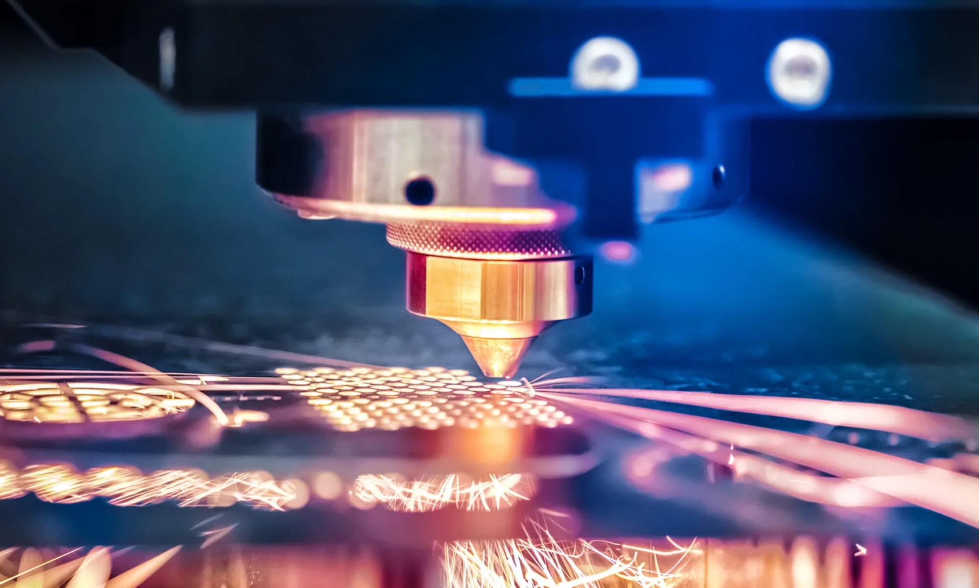 Close-up of the laser cutting head in the EMSV shop